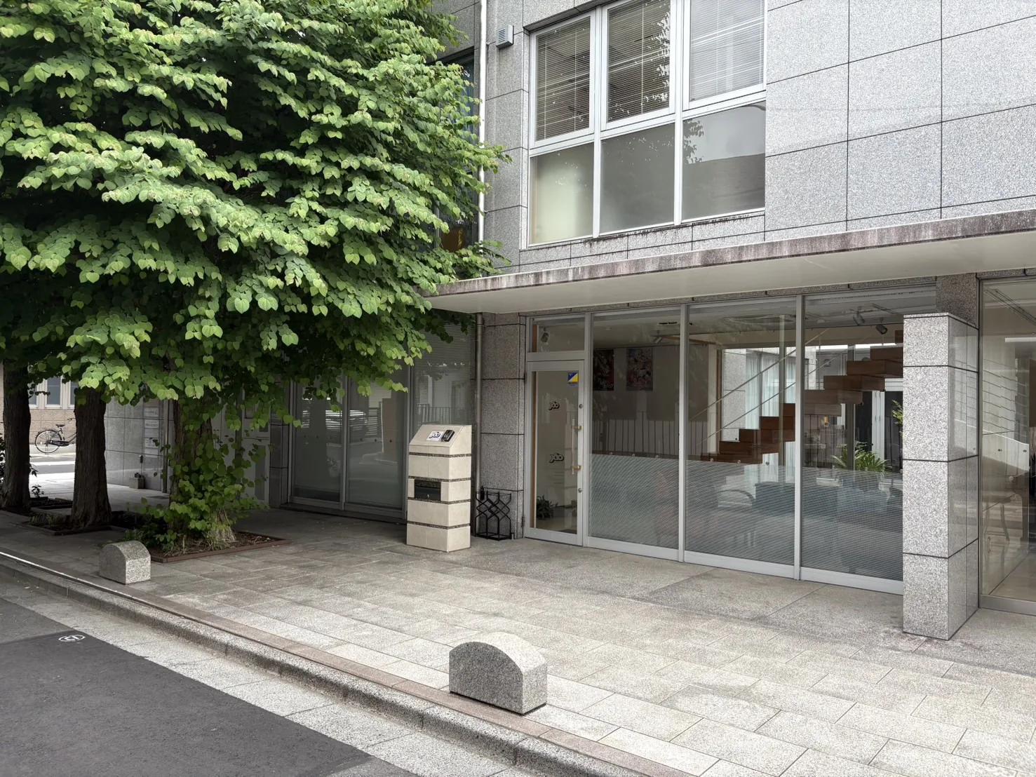 本社 外観